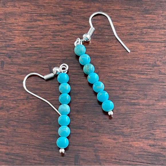 Vintage Jewelry - Howlite turquoise 4 mm bead silver drop earrings